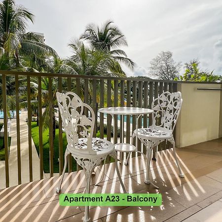 Апартаменти By The Sea- Pool And Sea View Бату-Феррінгі Екстер'єр фото