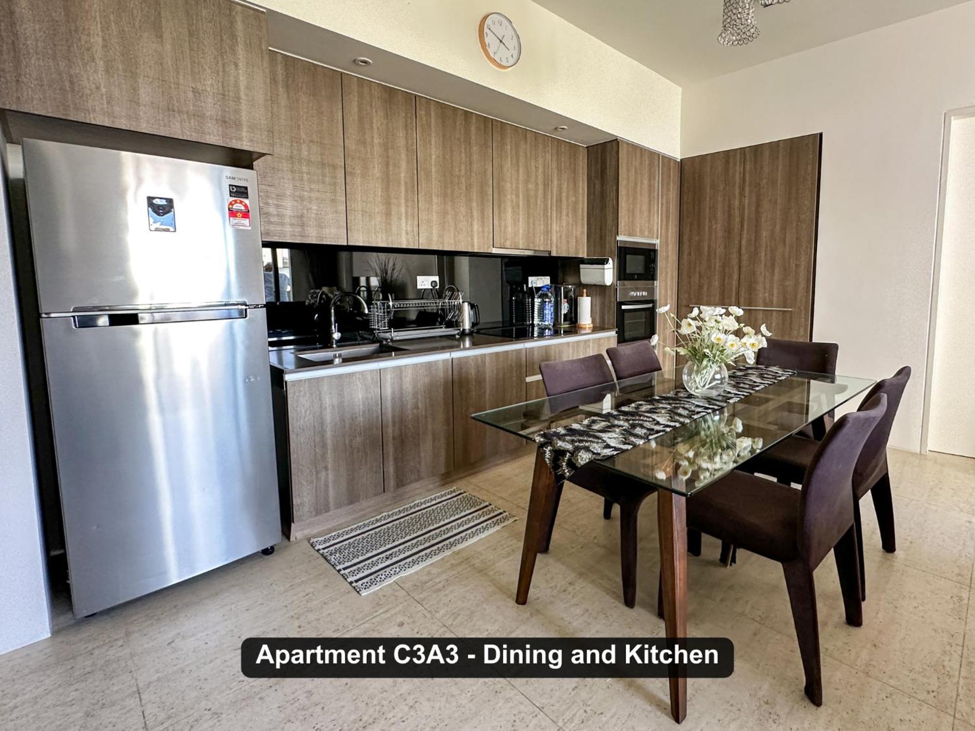 Апартаменти By The Sea- Pool And Sea View Бату-Феррінгі Екстер'єр фото