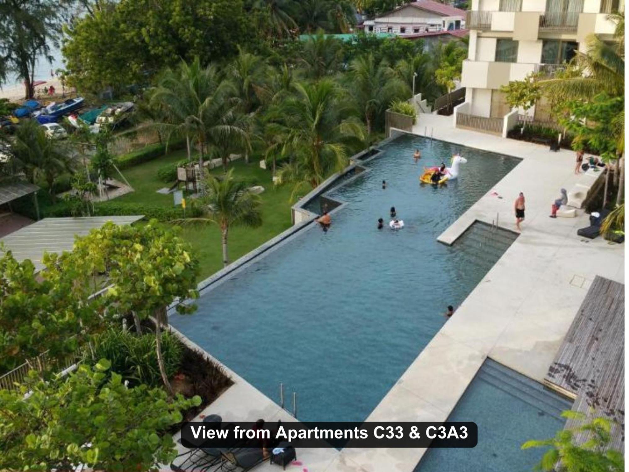 Апартаменти By The Sea- Pool And Sea View Бату-Феррінгі Екстер'єр фото