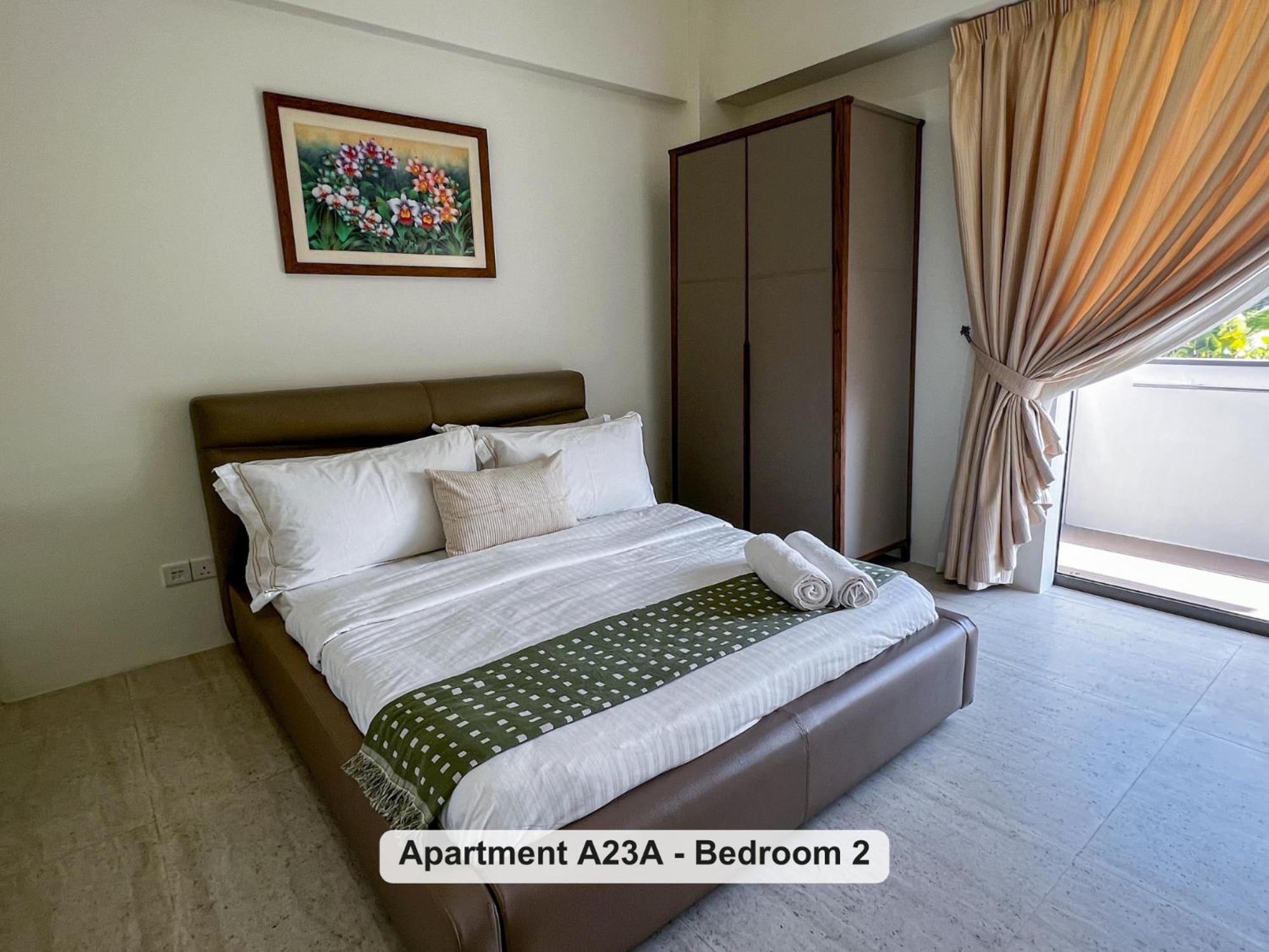 Апартаменти By The Sea- Pool And Sea View Бату-Феррінгі Екстер'єр фото
